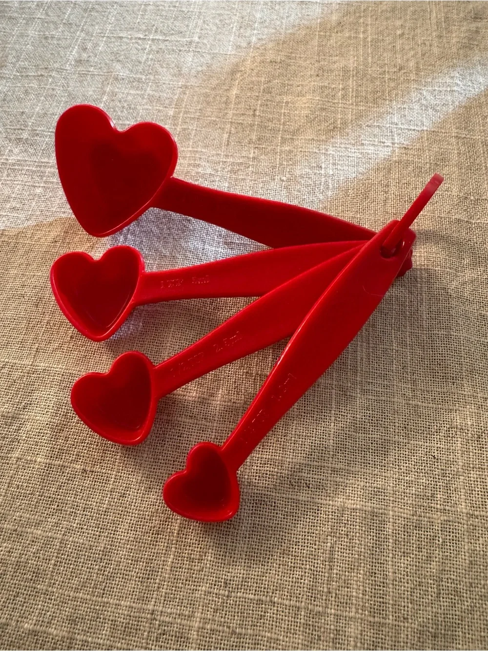 Heart-Shaped Red Measuring Spoon Set